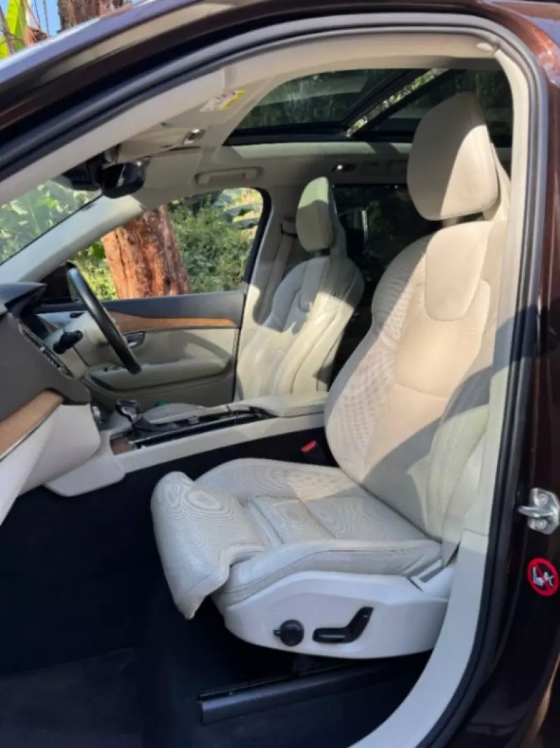 Volvo XC90   - 2019