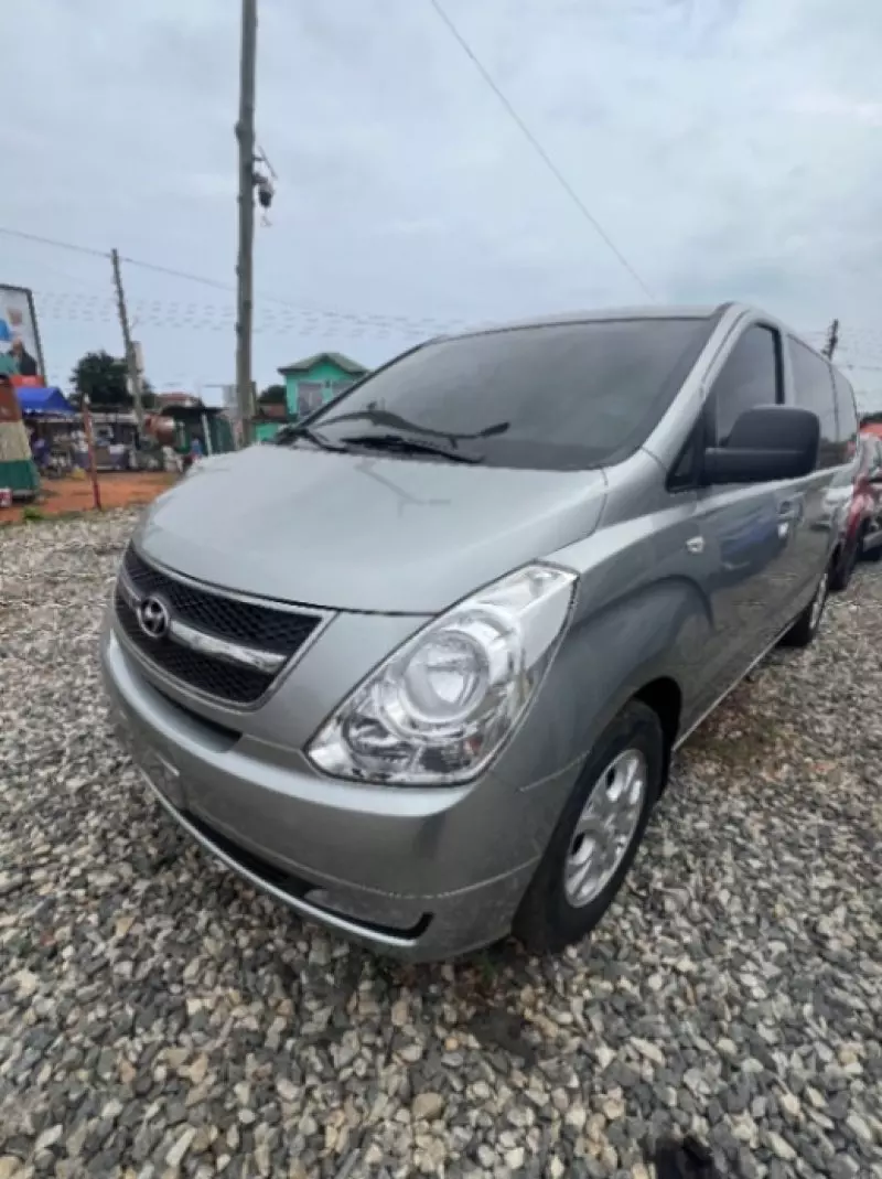 Hyundai H-1 Starex - 2013