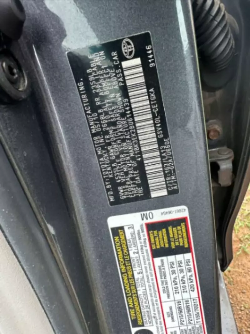 Toyota Camry   - 2011
