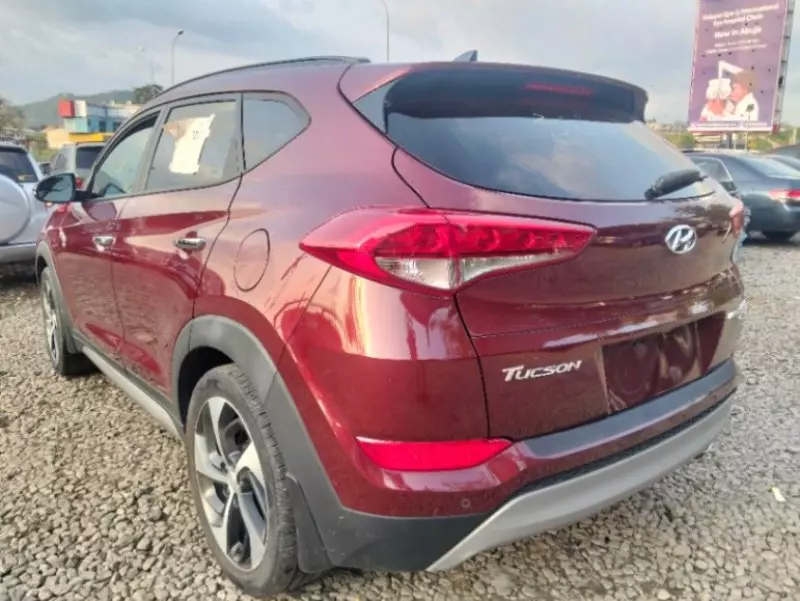 Hyundai Tucson   - 2017