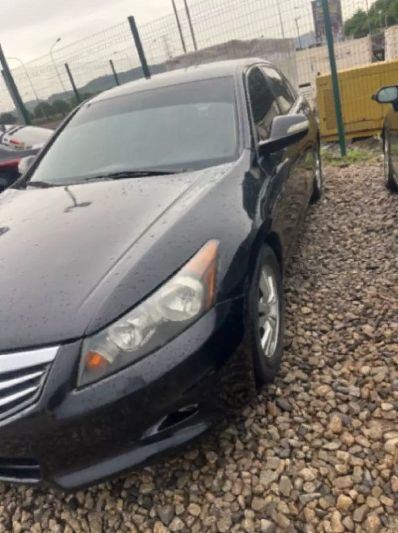 Honda Accord   - 2011