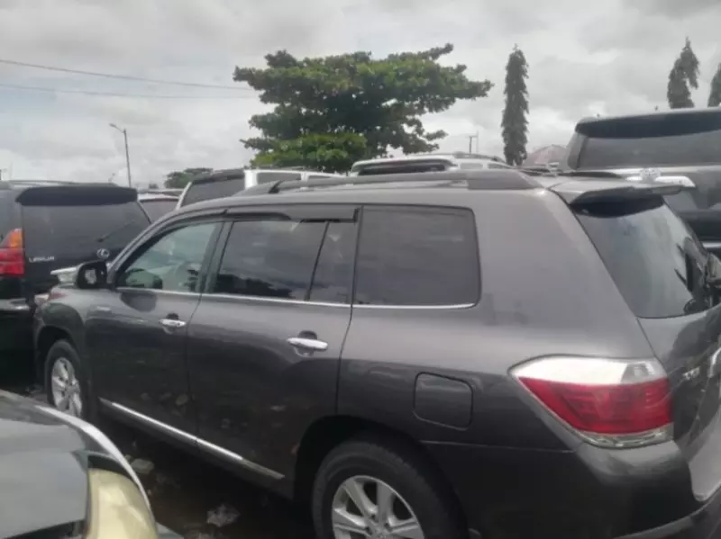 TOYOTA Highlander   - 2011