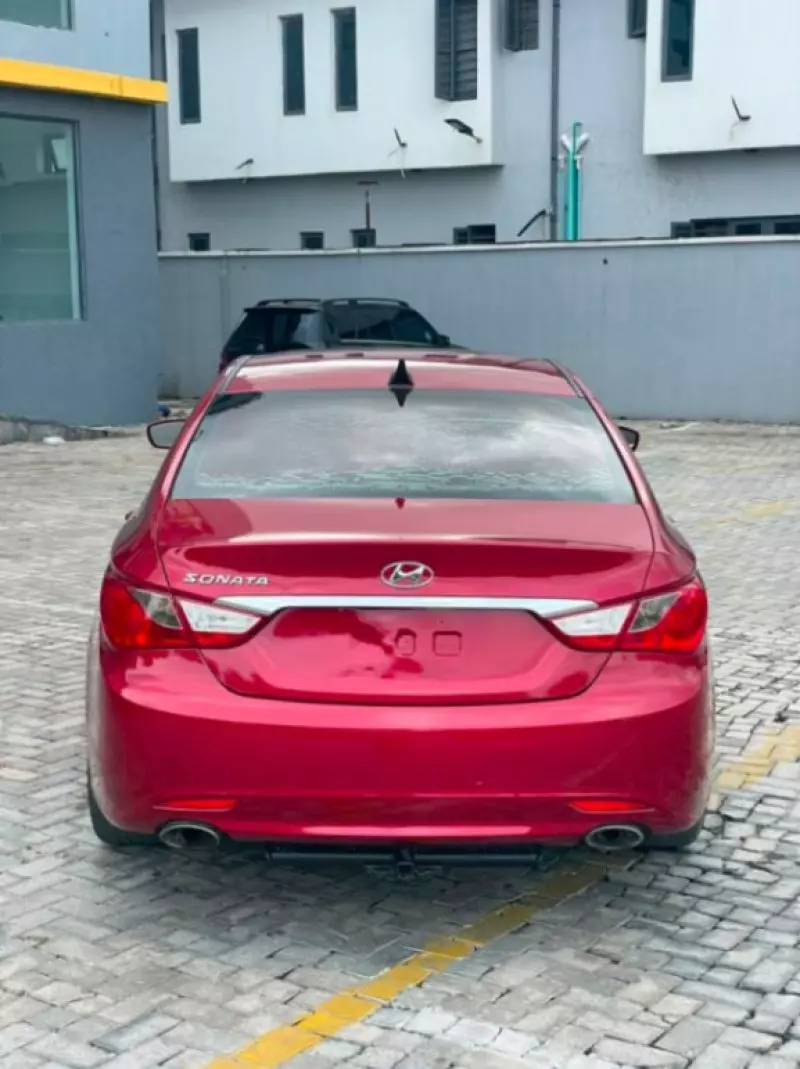 Hyundai Sonata   - 2013
