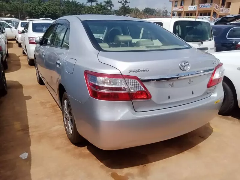 Toyota Premio    - 2014