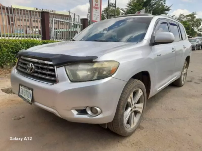 TOYOTA Highlander   - 2010