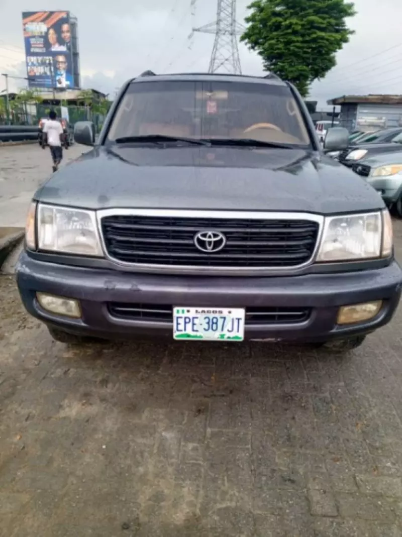 Toyota Land Cruiser   - 2000