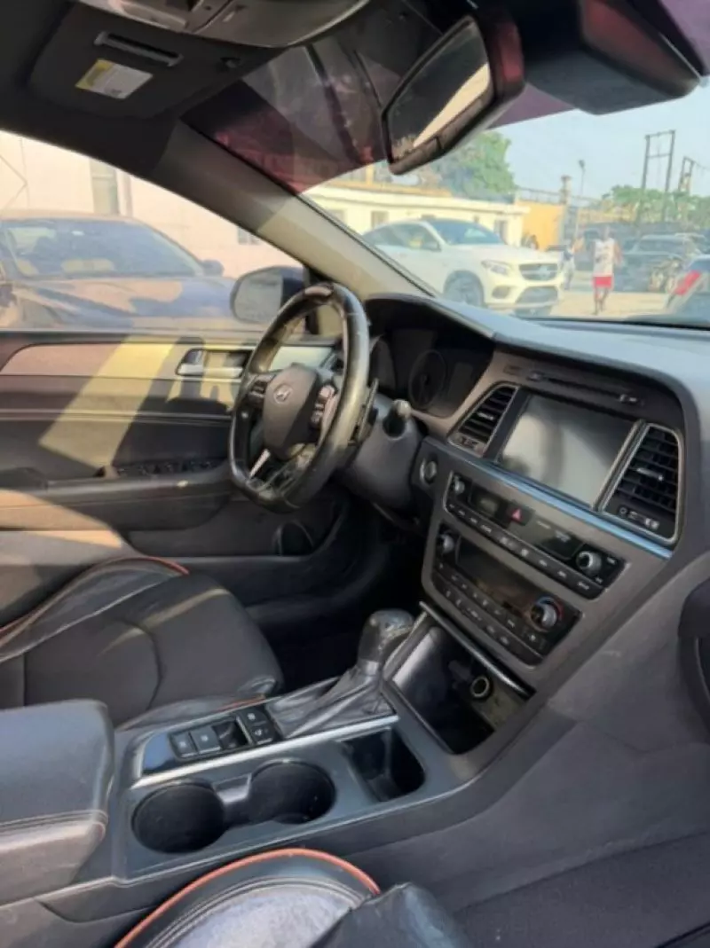 Hyundai Sonata   - 2015