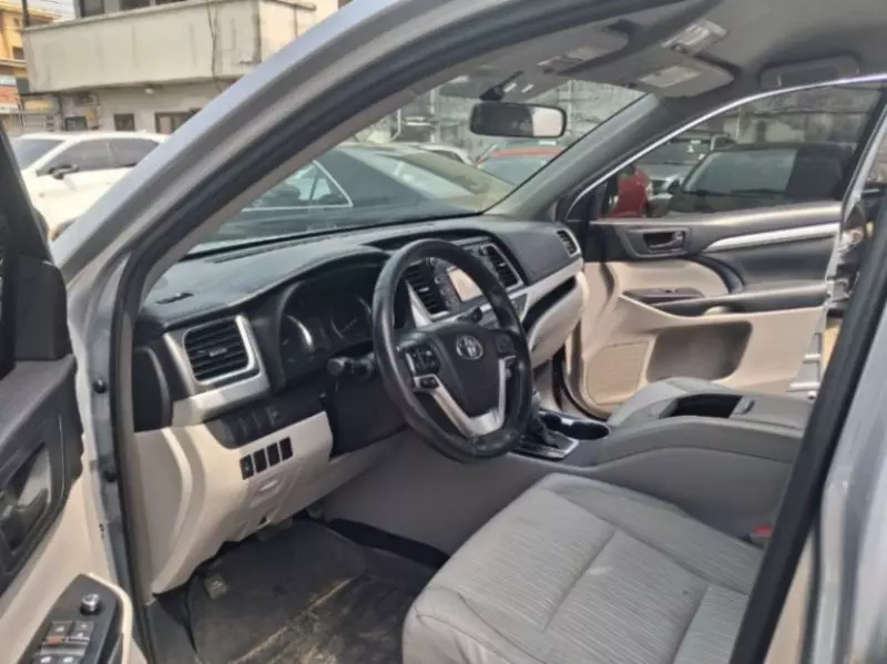 Toyota Highlander   - 2015