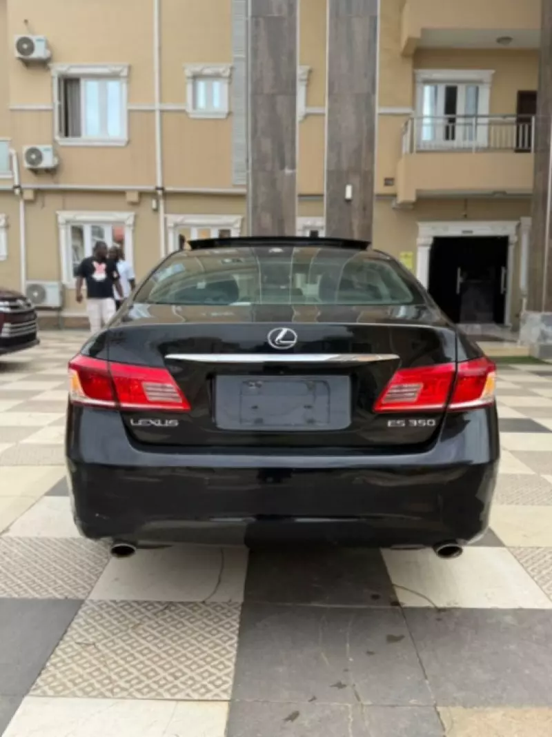 Lexus ES 350   - 2011