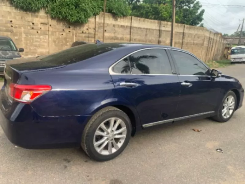 Lexus ES 350   - 2012