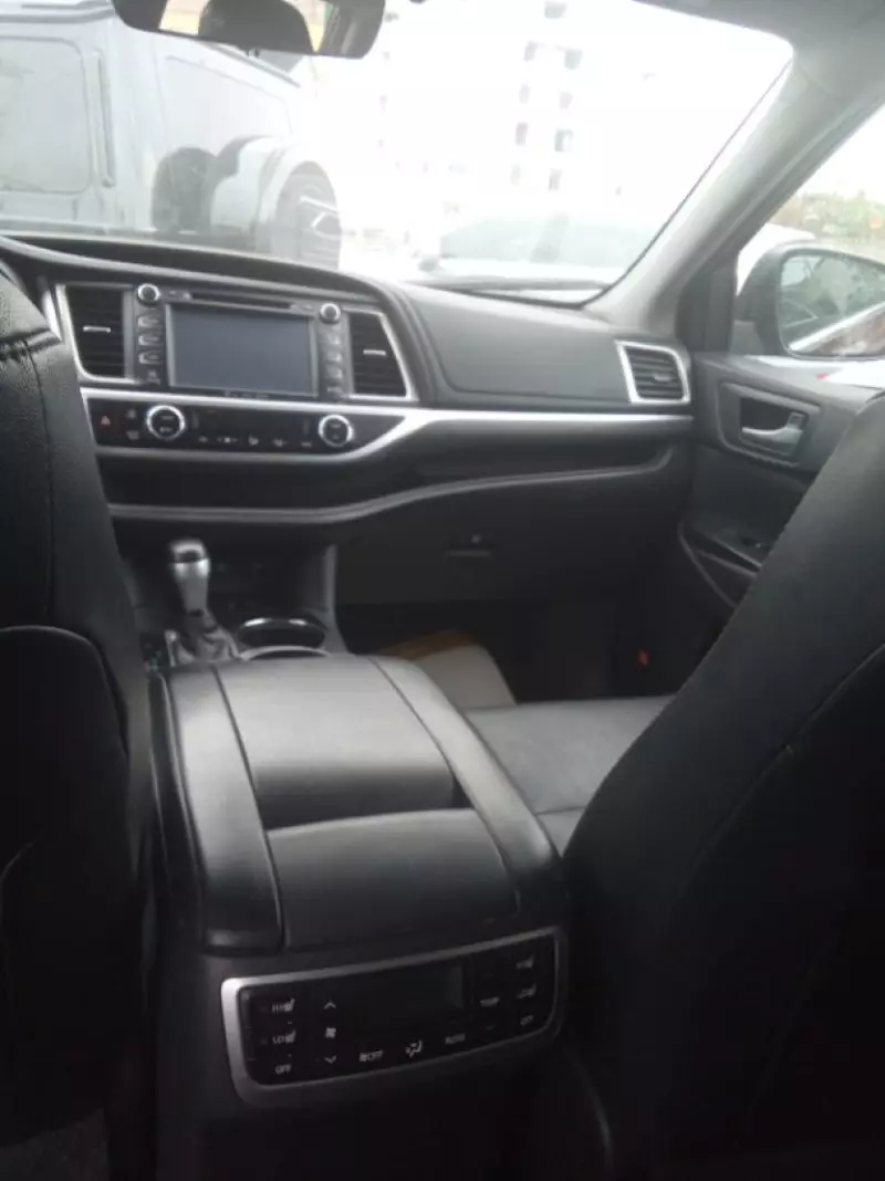 Toyota Highlander   - 2017