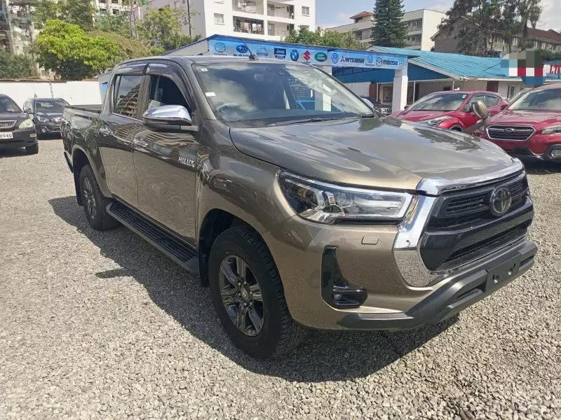 TOYOTA Hilux   - 2022