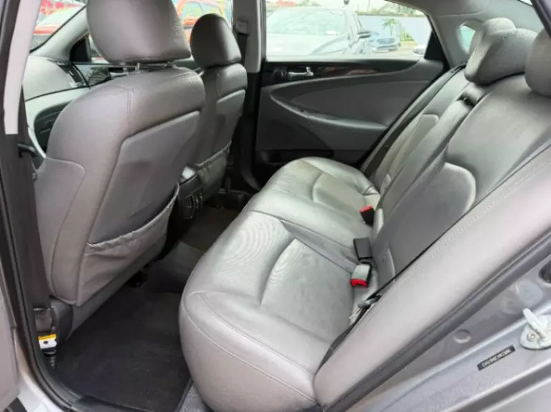 Hyundai Sonata   - 2013