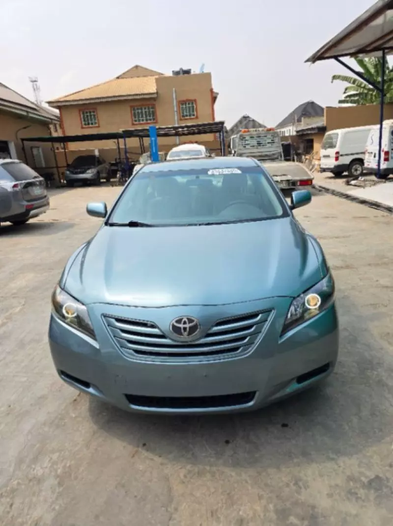 Toyota Camry   - 2008