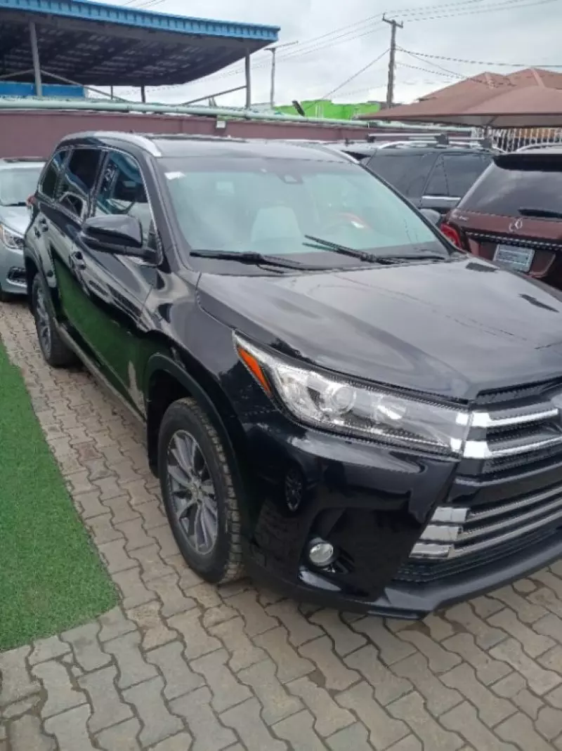 Toyota Highlander   - 2019