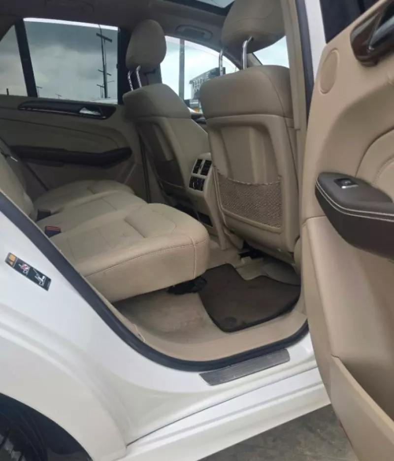 Mercedes-Benz 350   - 2015