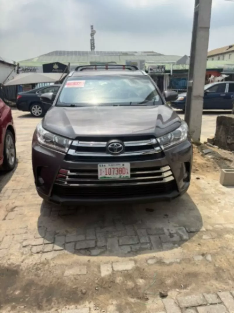 TOYOTA Highlander   - 2015