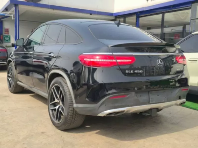 Mercedes-Benz GLE-Class   - 2016