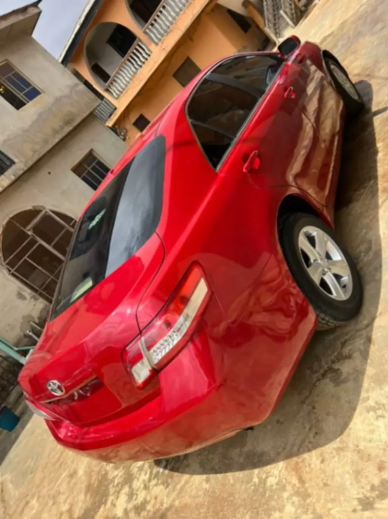 Toyota Camry   - 2010