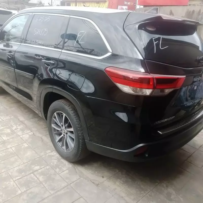 Toyota Highlander   - 2018