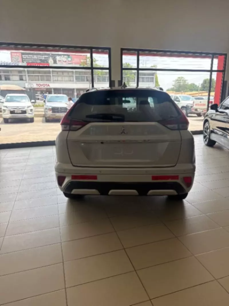 Mitsubishi Eclipse    - 2024