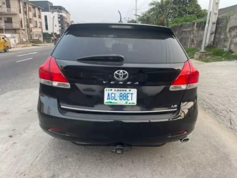 Toyota Venza   - 2012