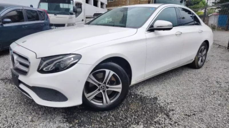 Mercedes-Benz E200   - 2018