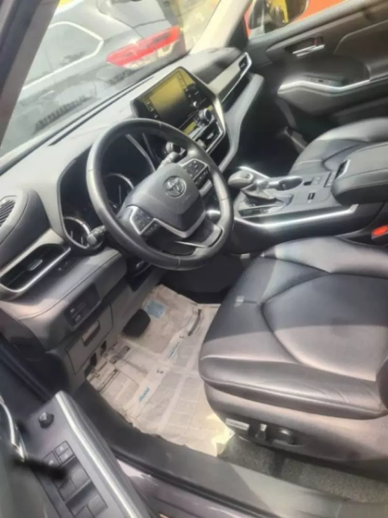 Toyota Highlander   - 2022