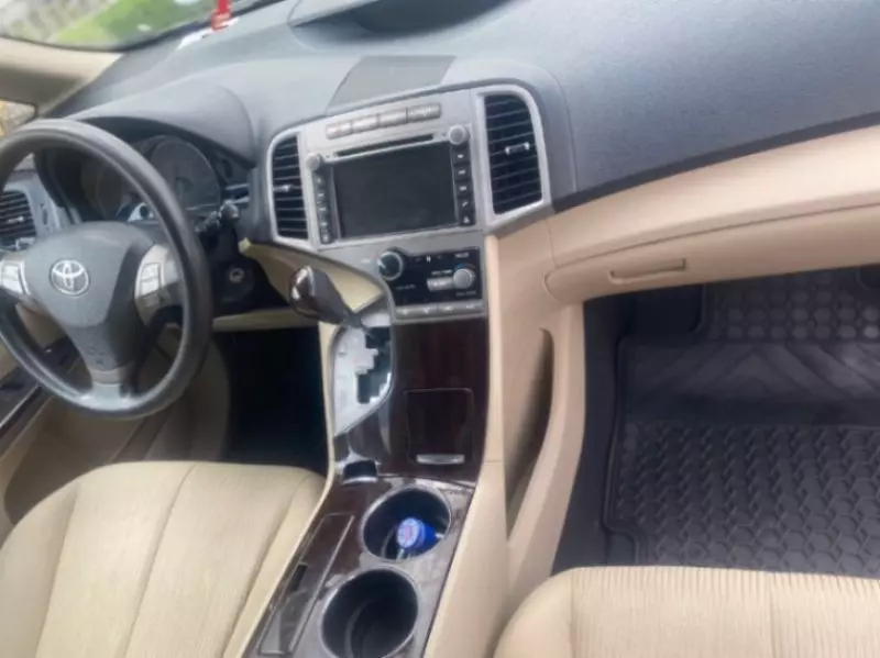 Toyota Venza   - 2012