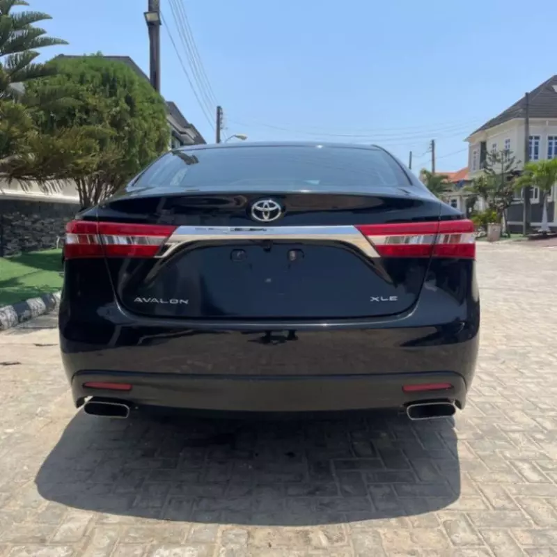 Toyota Avalon   - 2013