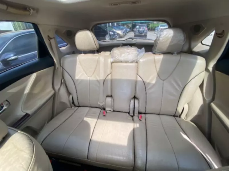 TOYOTA Venza   - 2010