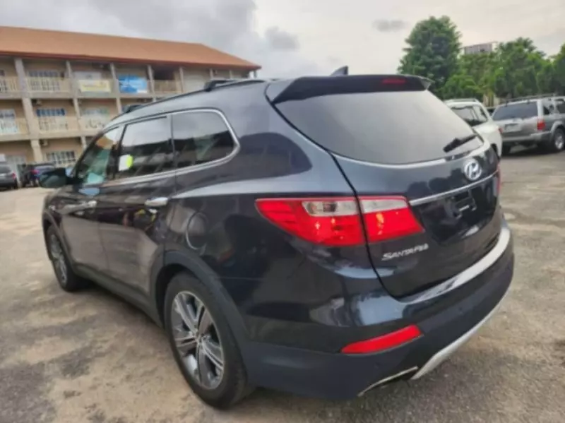 Hyundai Santa Fe - 2016