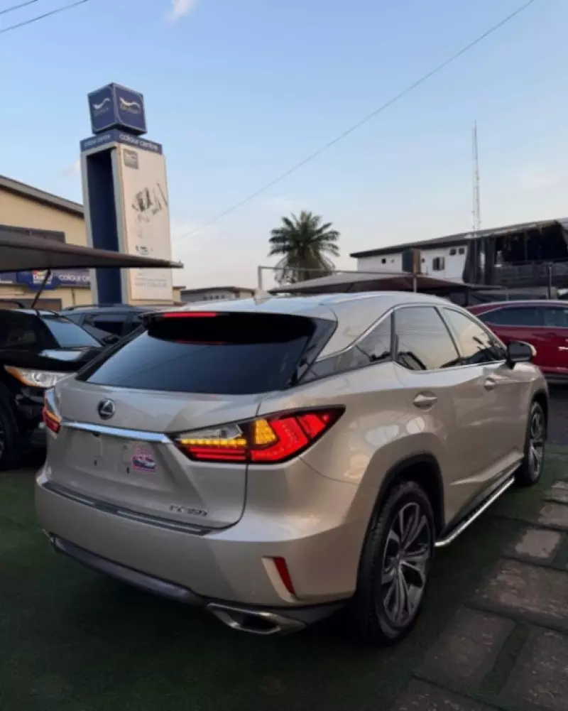 Lexus RX   - 2016