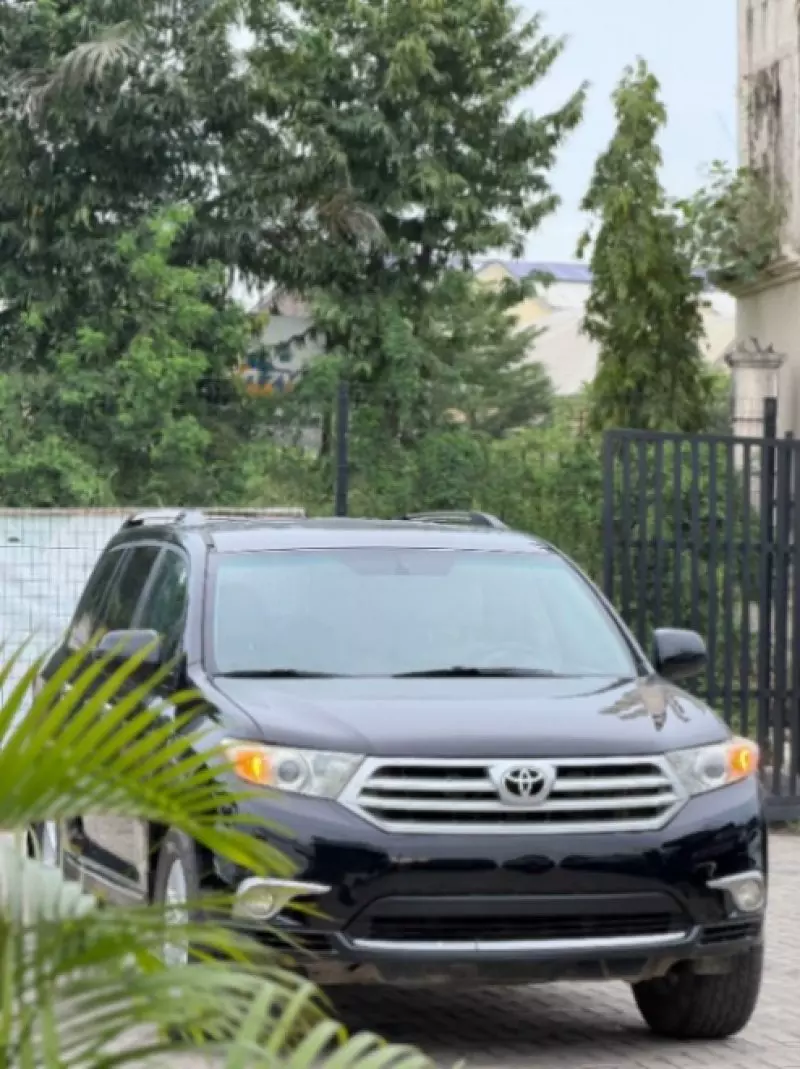 TOYOTA Highlander   - 2011
