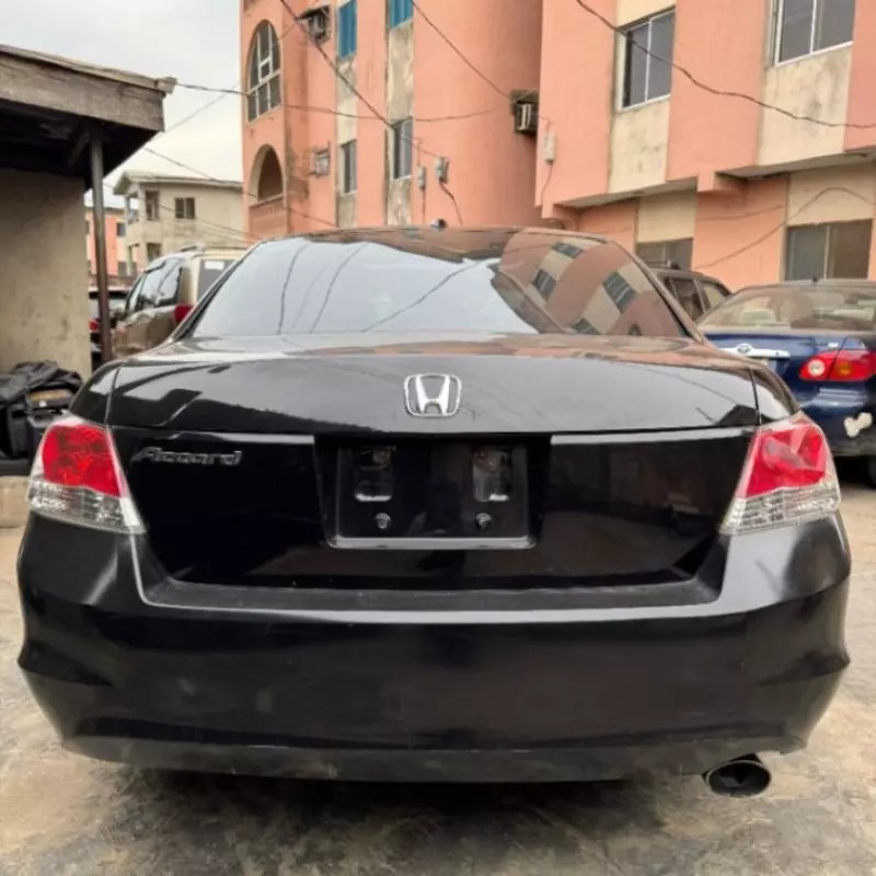 Honda Accord - 2010