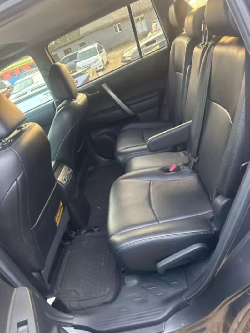 Toyota Highlander   - 2013