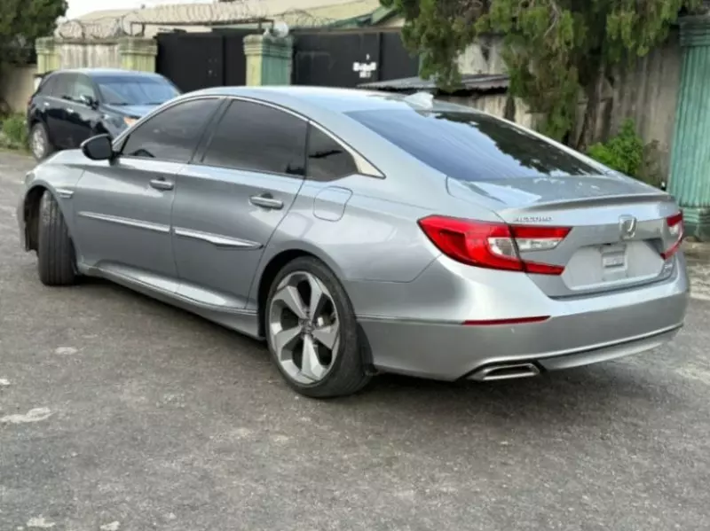Honda Accord   - 2018