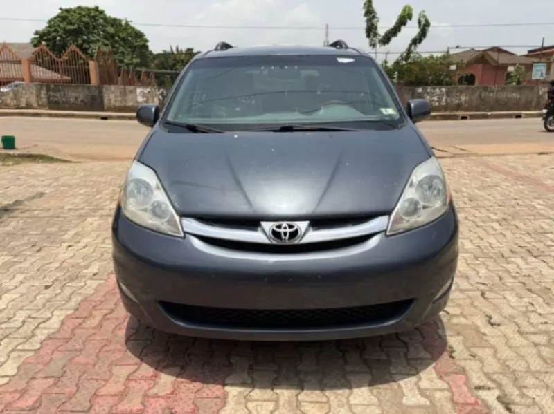 Toyota Sienna - 2008