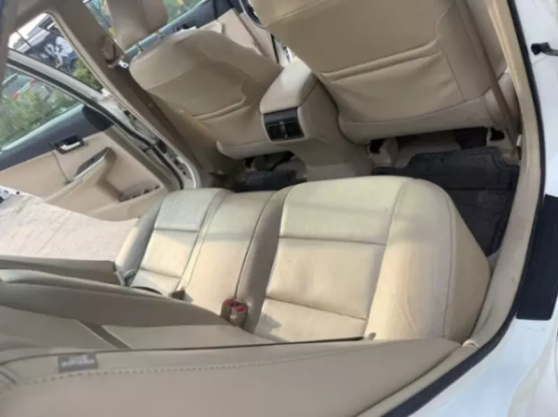 Toyota Camry   - 2012