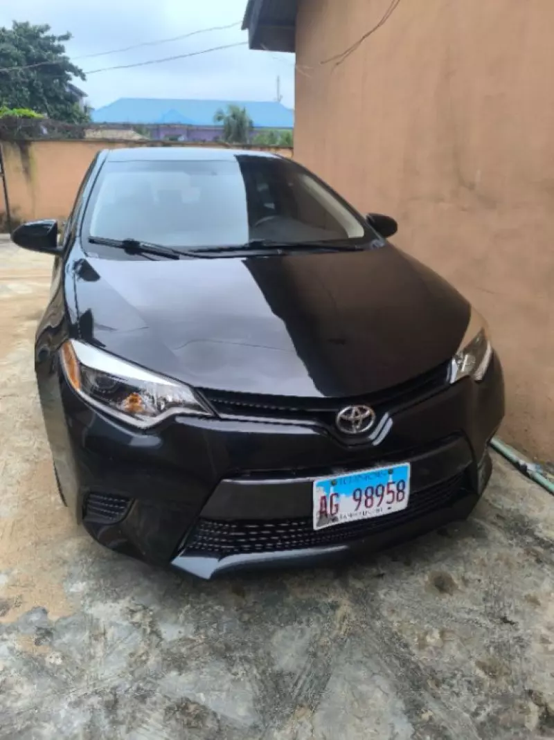 TOYOTA Corolla   - 2015