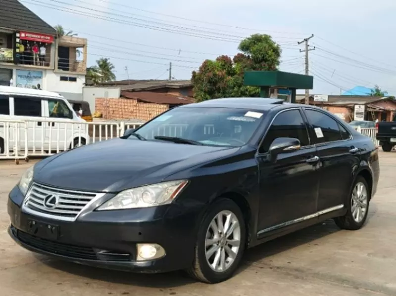 Lexus ES   - 2010