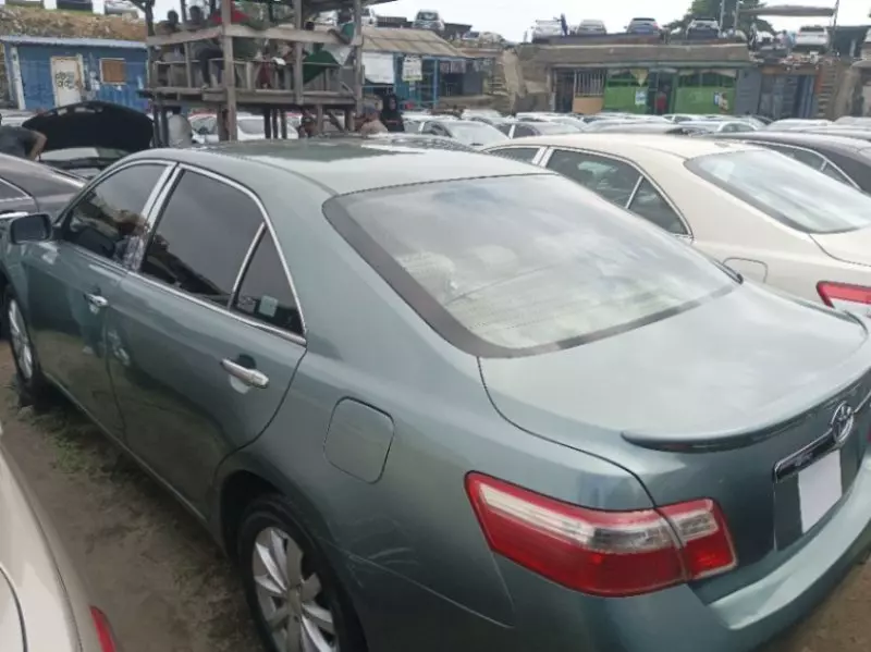Toyota Camry   - 2007