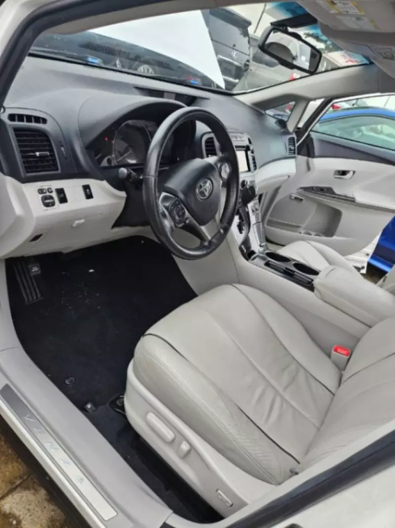 Toyota Venza   - 2013