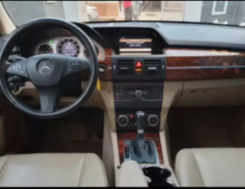 Mercedes-Benz GLK 350   - 2010