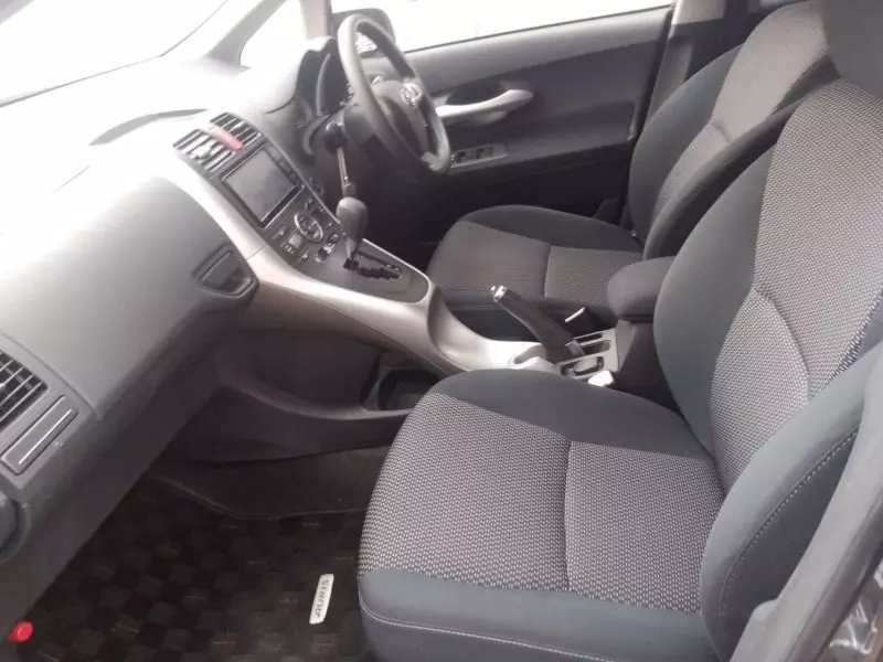 Toyota Auris   - 2010