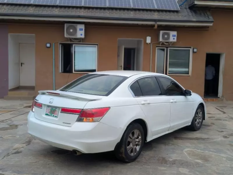 Honda Accord   - 2011