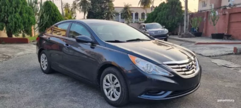 Hyundai Sonata   - 2013