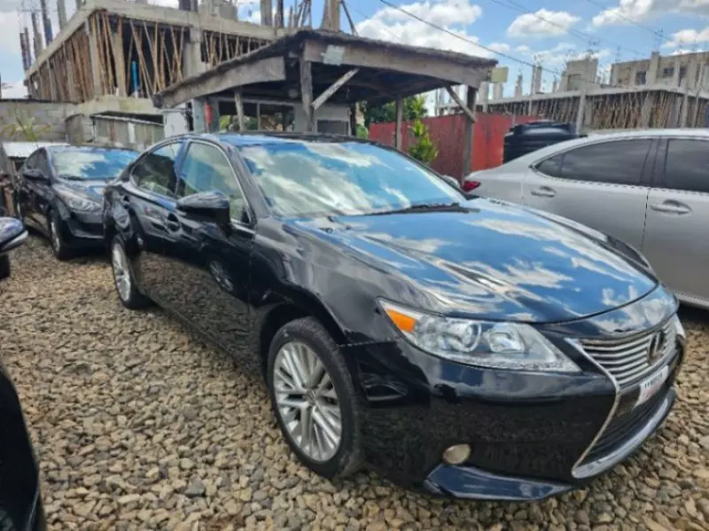 Lexus ES   - 2015