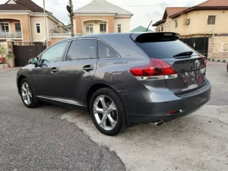Toyota Venza   - 2013