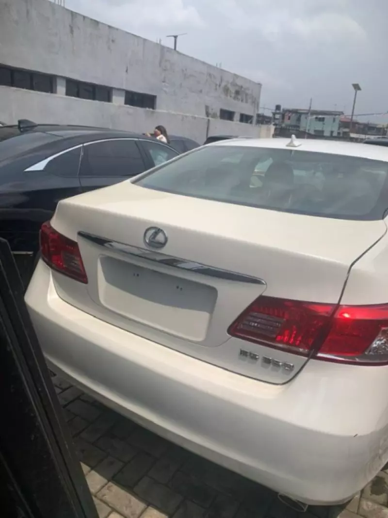 Lexus ES   - 2012